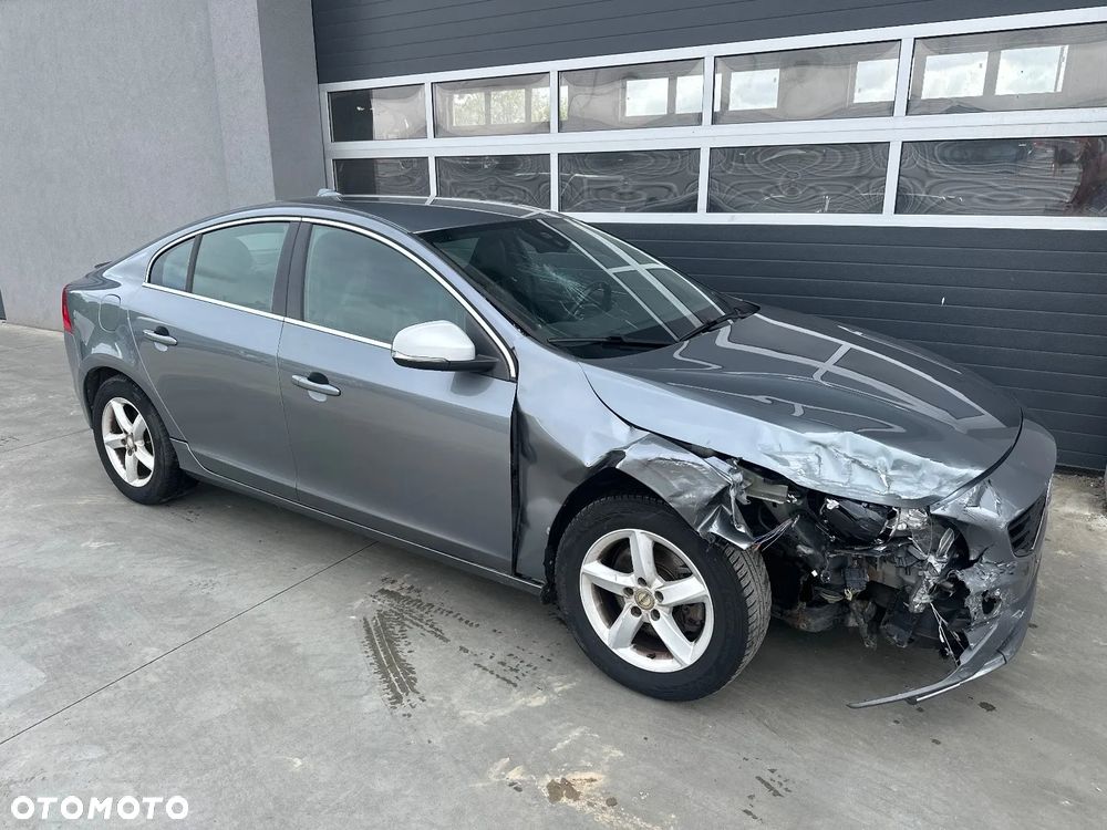 Volvo S60 - 4