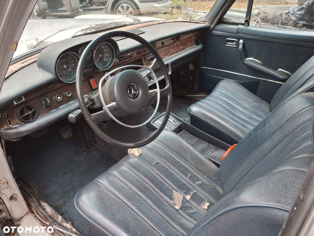 Mercedes-Benz 280 - 9