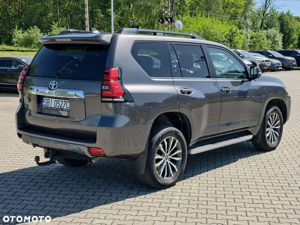 Toyota Land Cruiser - 7