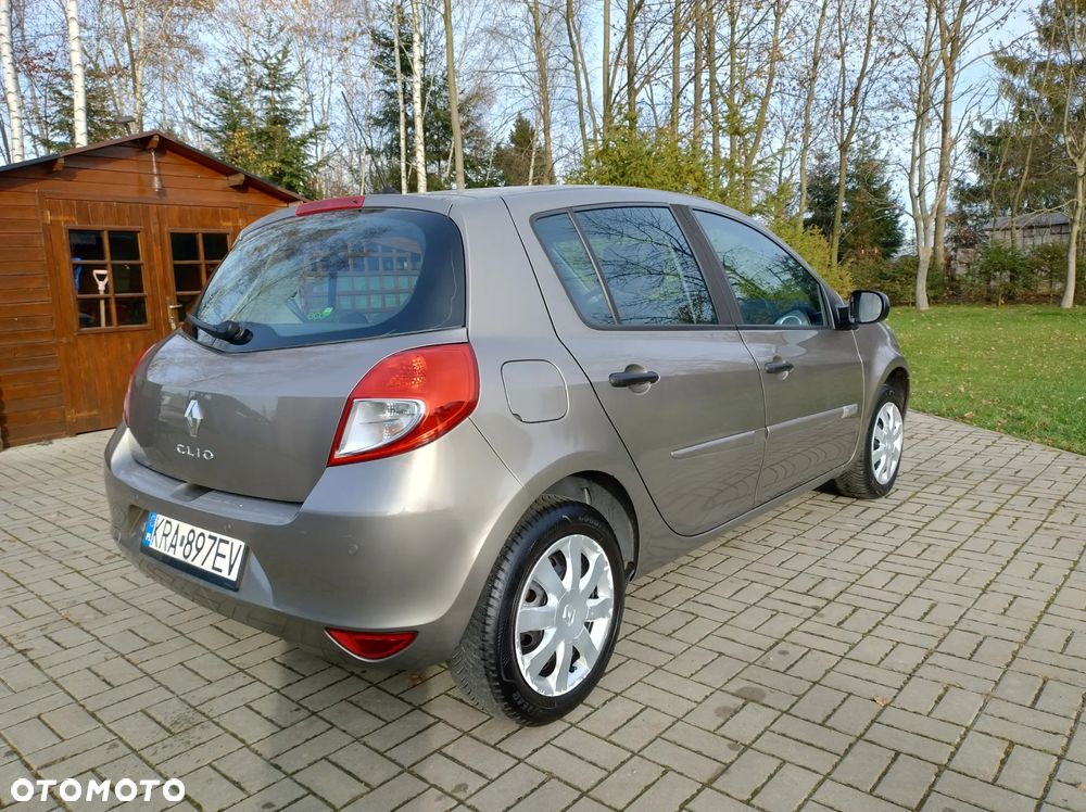 Renault Clio 1.2 16V Dynamique - 12