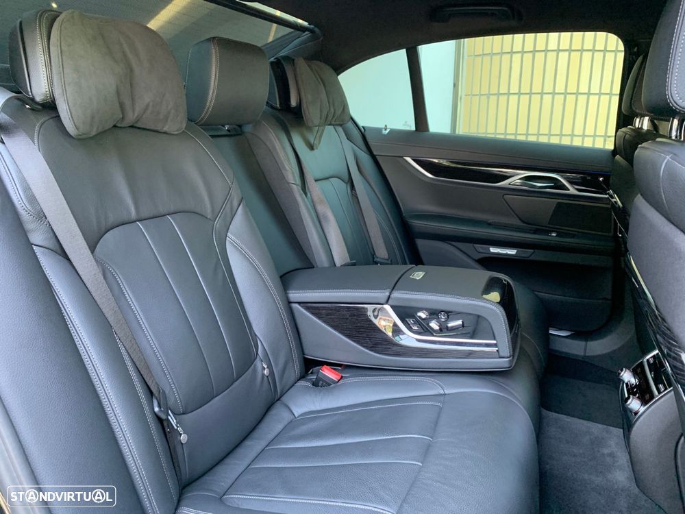 BMW 725 d Pack M - 13
