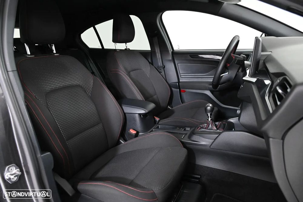 Ford Focus 1.0 EcoBoost MHEV ST-Line - 4