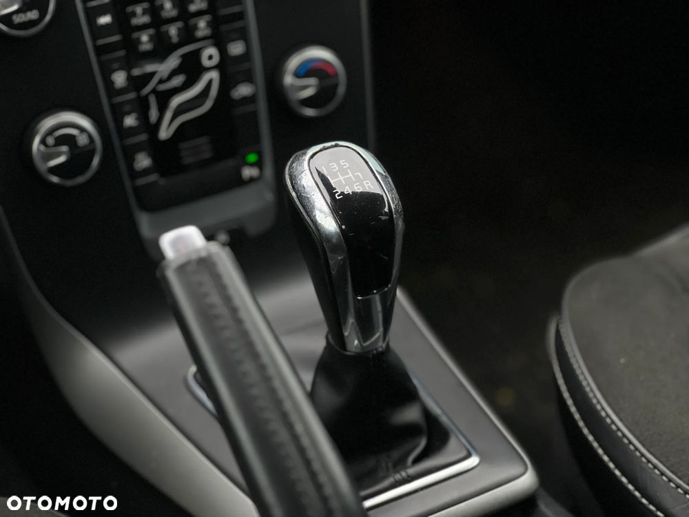 Volvo V40 - 18