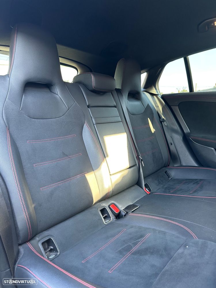 Mercedes-Benz CLA 250 e Shooting Brake AMG Line - 13