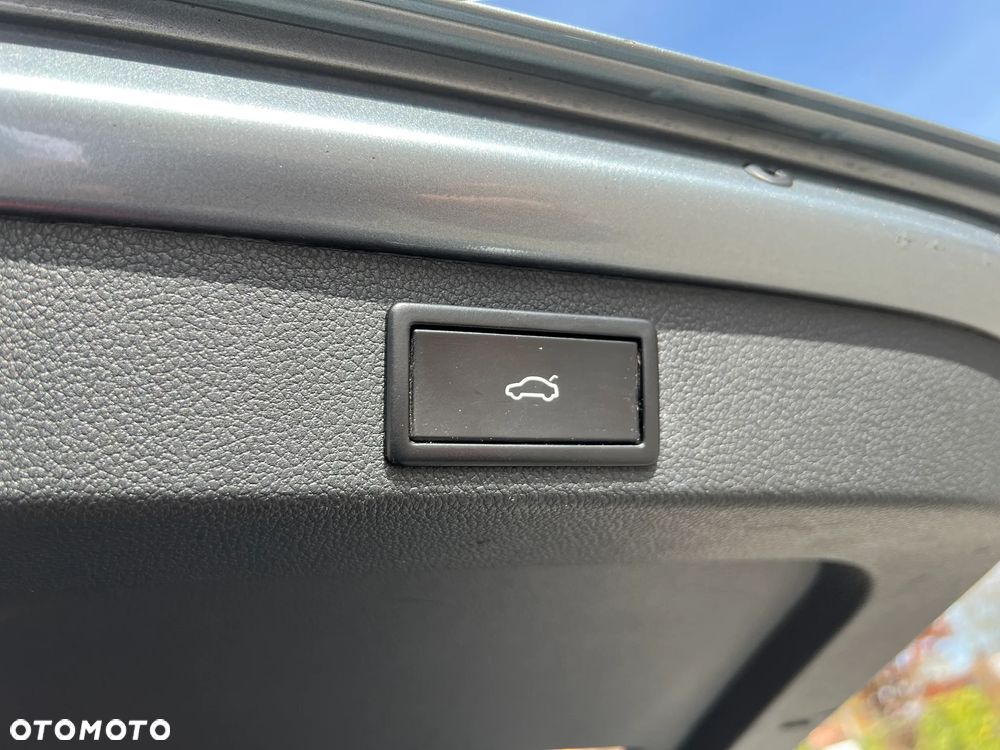 Skoda Superb 2.0 TDI Style DSG - 34