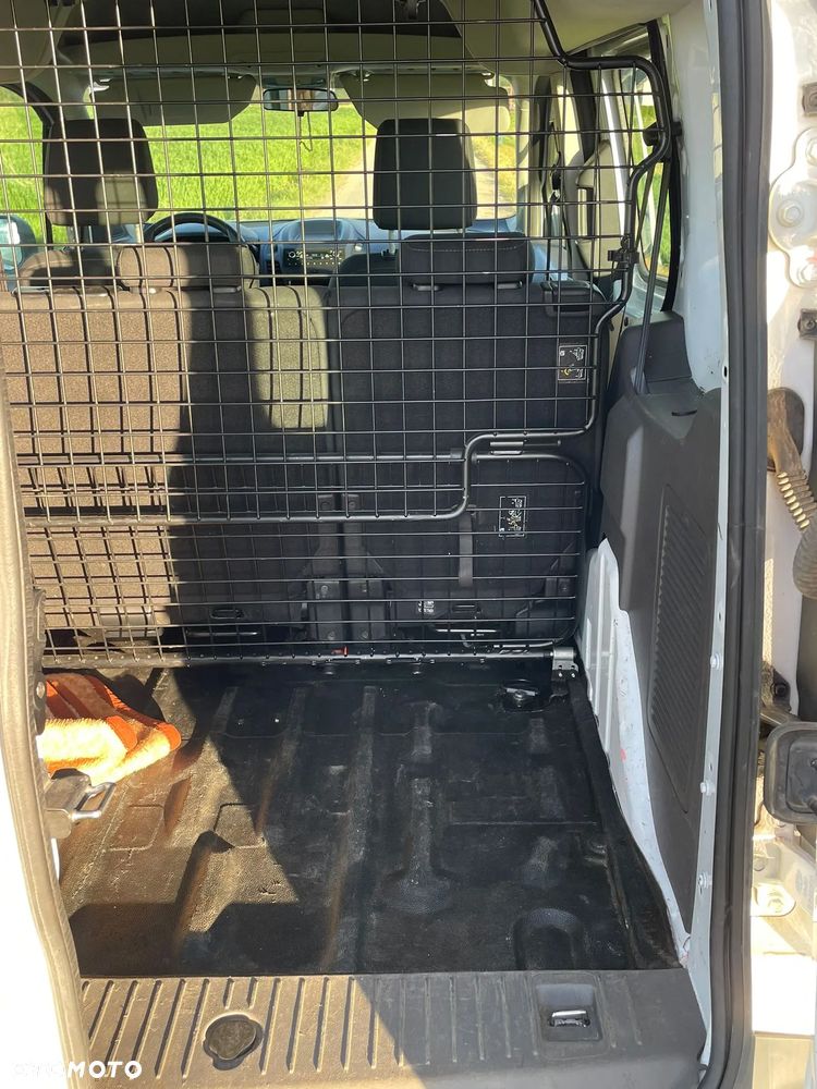 Ford Transit Connect - 8