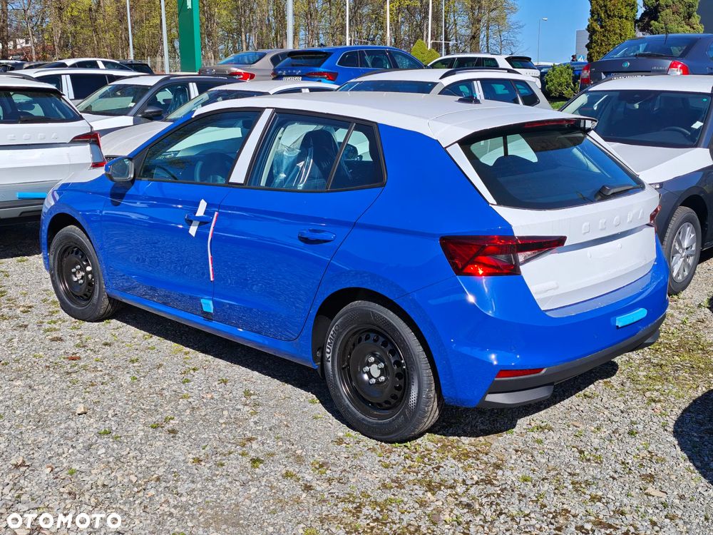 Skoda Fabia 1.0 Essence - 4