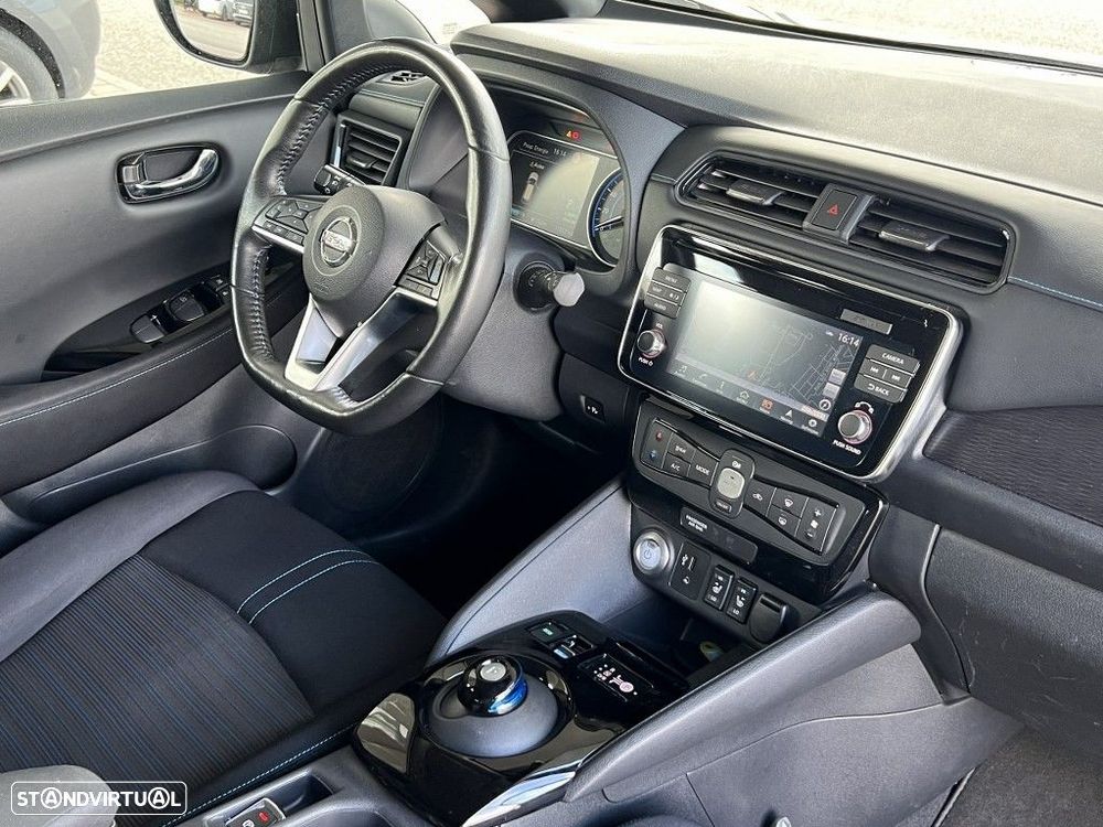 Nissan Leaf N-Connecta Two Tone - 22