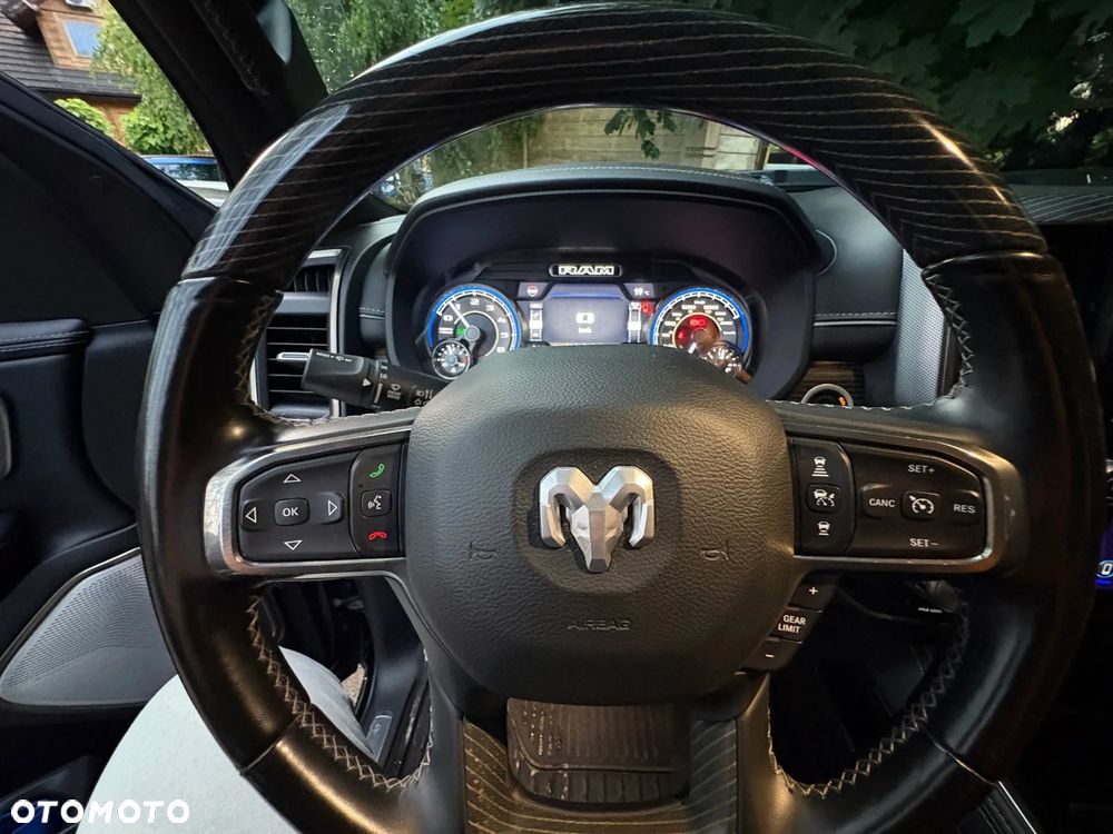 RAM 1500 5.7 Crew Cab Shortbed Limited Black - 10