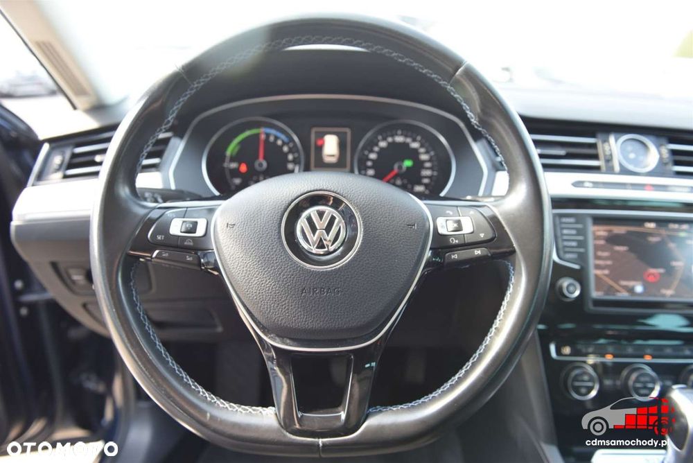 Volkswagen Passat - 29