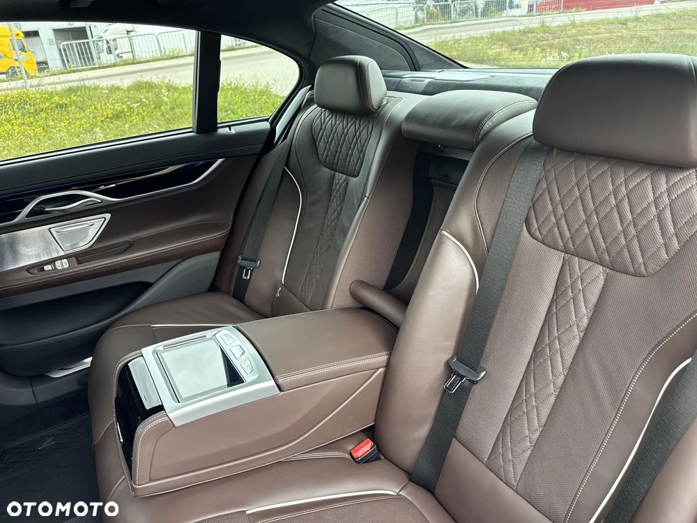 BMW Seria 7 750d xDrive sport - 17
