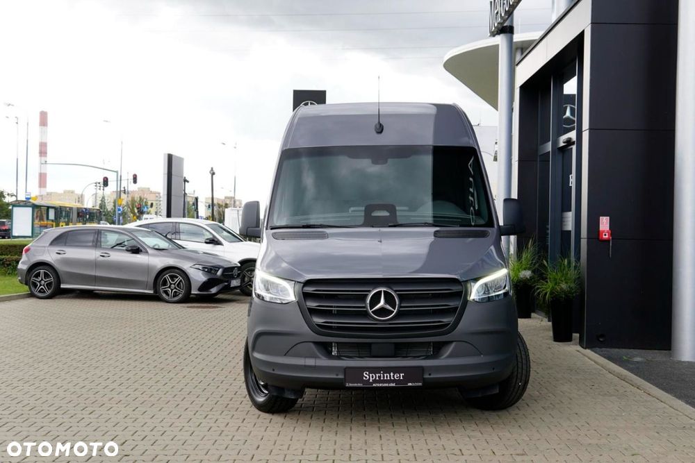 Mercedes-Benz Sprinter - 2