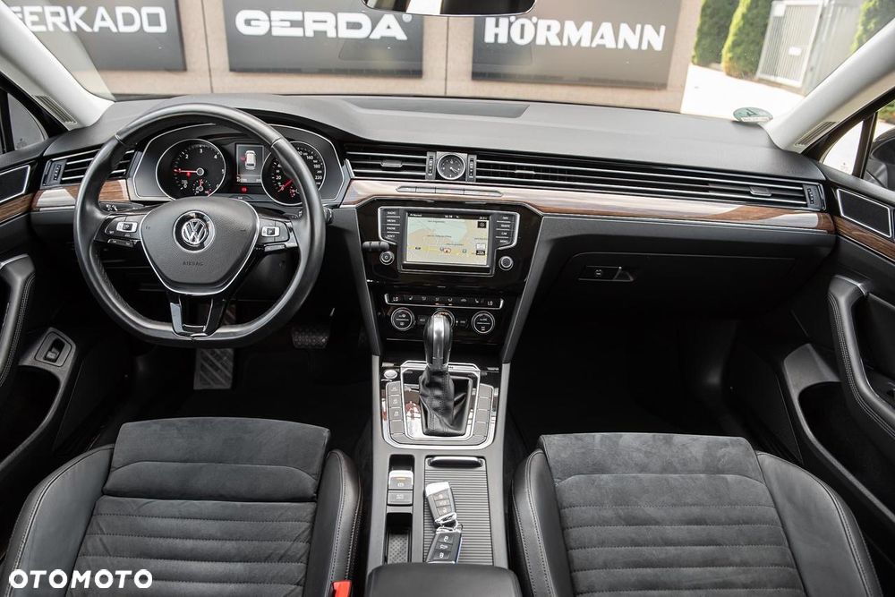 Volkswagen Passat 2.0 TDI SCR 4Motion DDG Highline - 31