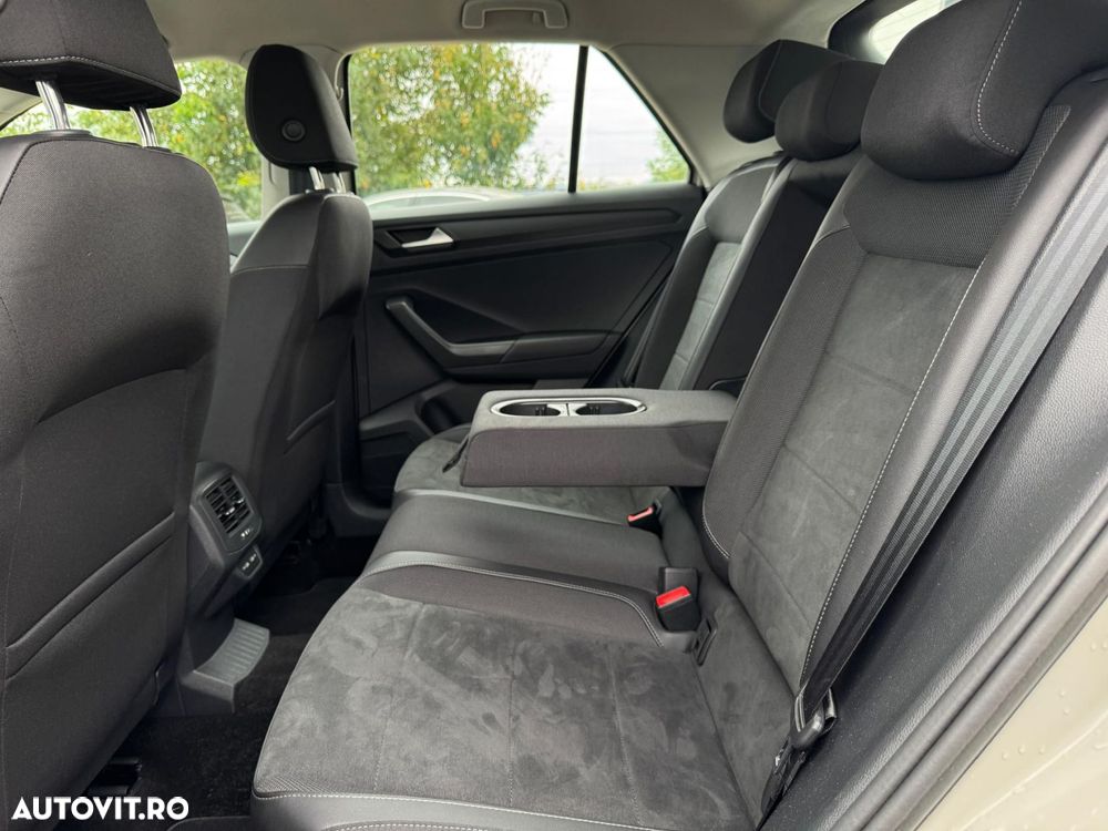 Volkswagen T-Roc - 22