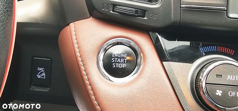 Toyota RAV4 2.2 D-CAT Premium - 39