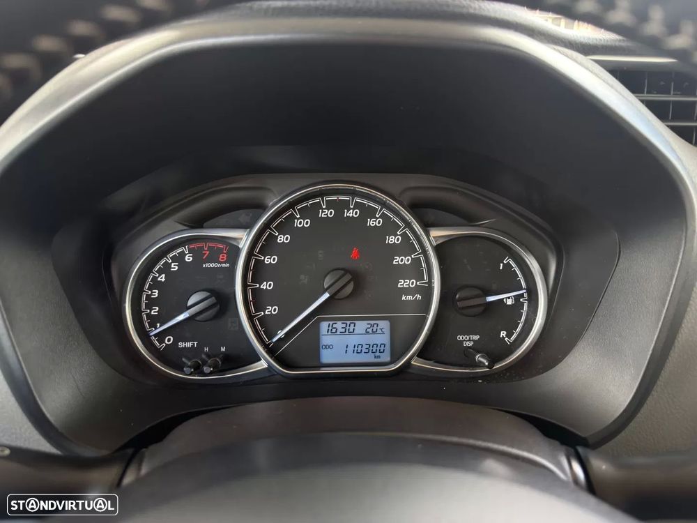 Toyota Yaris 1.0 VVT-i Exclusive - 19