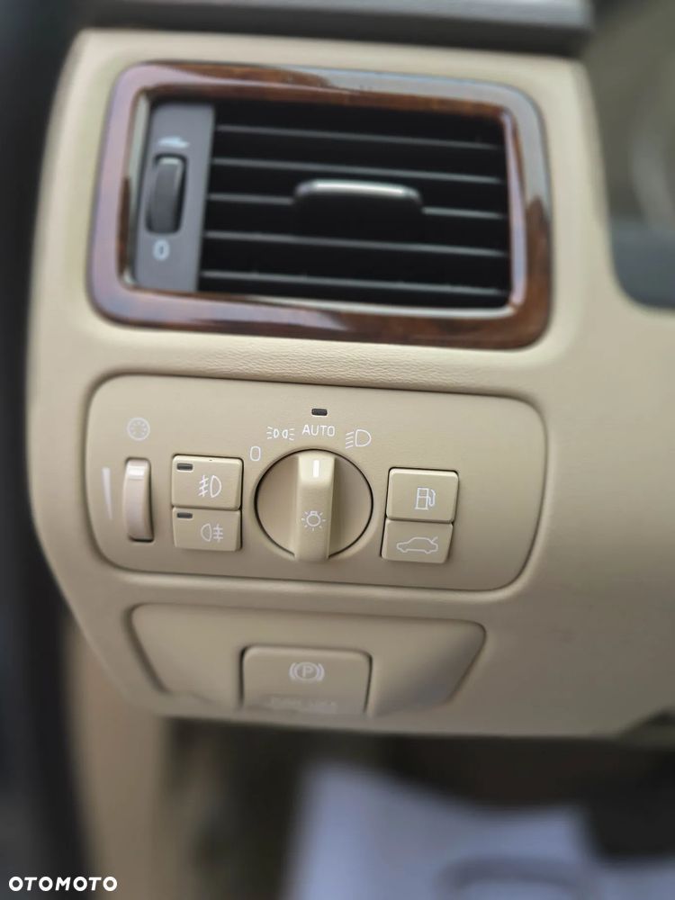 Volvo V70 2.5T Summum - 25