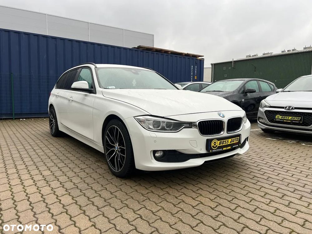 BMW Seria 3 318d Touring - 3