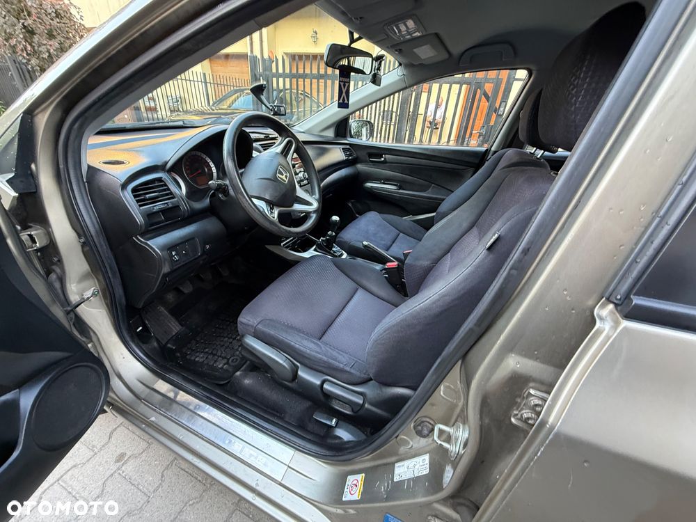 Honda City 1.4 Comfort - 8