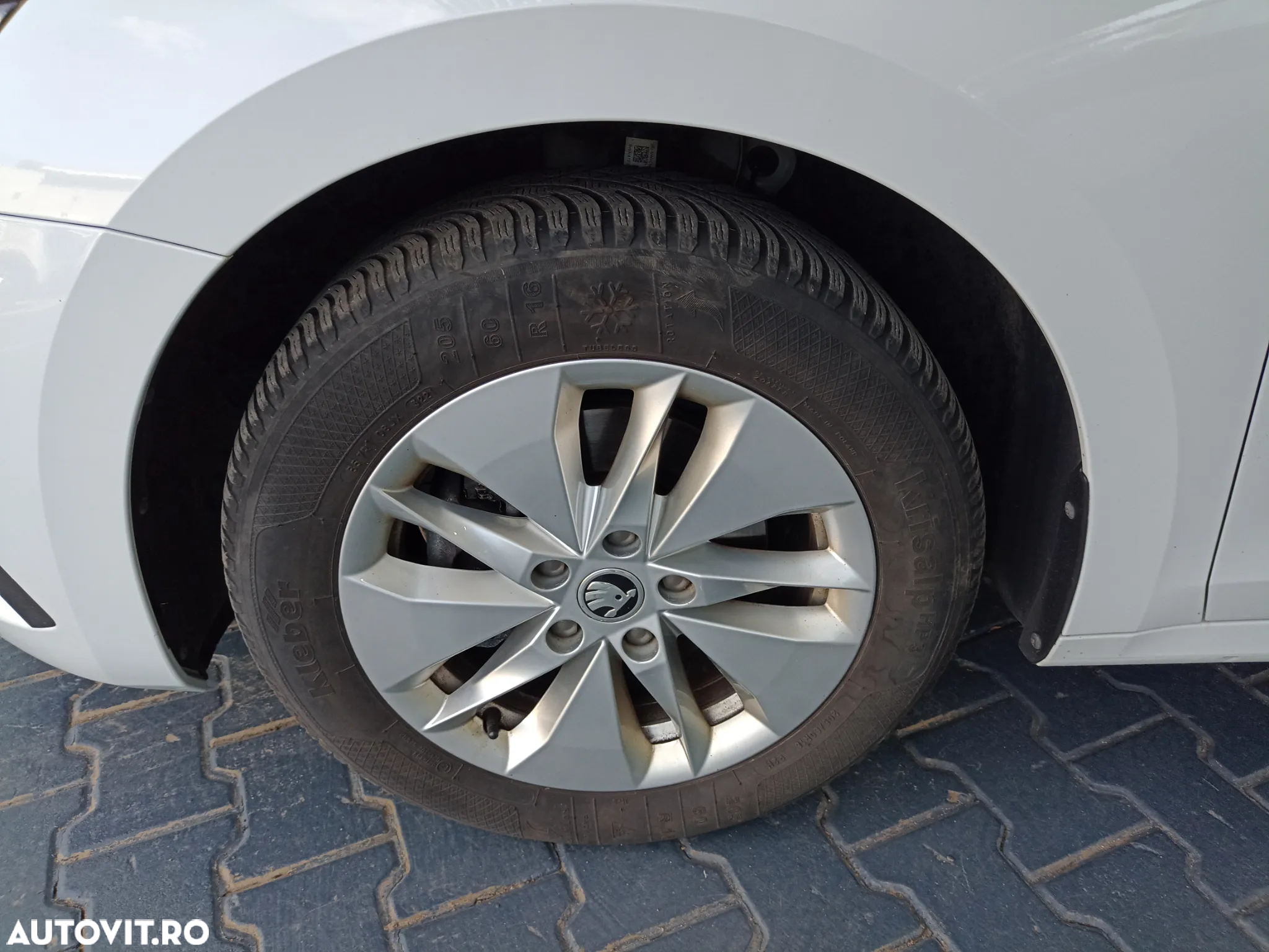 Skoda Octavia Combi 2.0 TDI DSG Ambition - 4