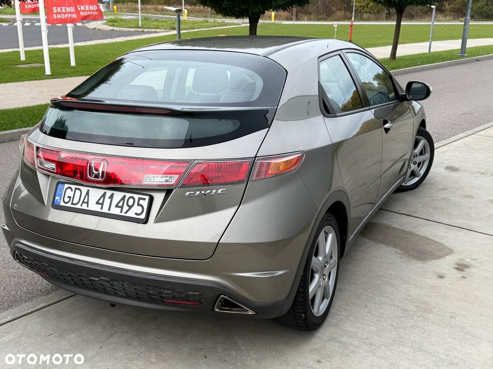 Honda Civic 1.8 Executive - 9