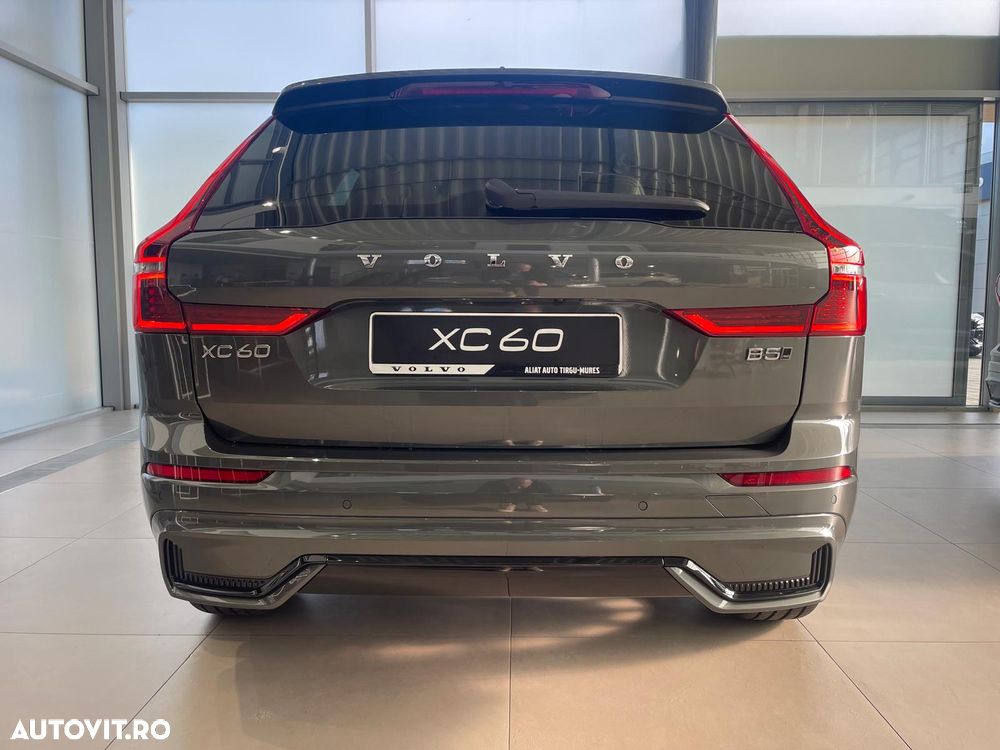 Volvo XC 60 B5 B AWD Ultimate Dark - 6