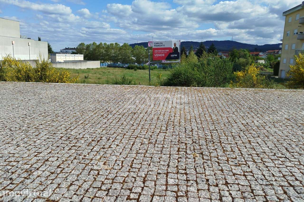 Terreno, 3 243 m², Moimenta da Beira