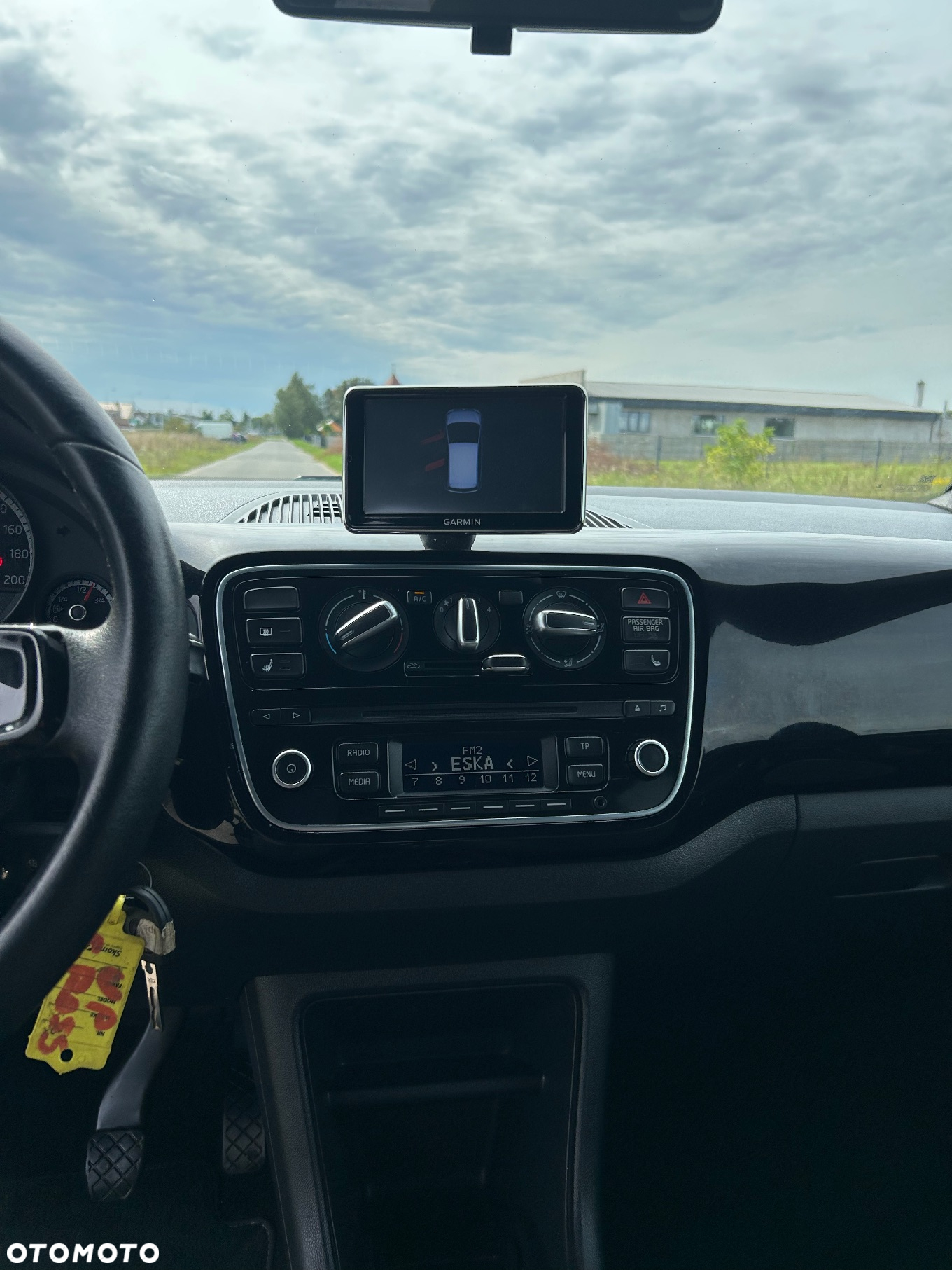 Volkswagen up! 1.0 cross - 23