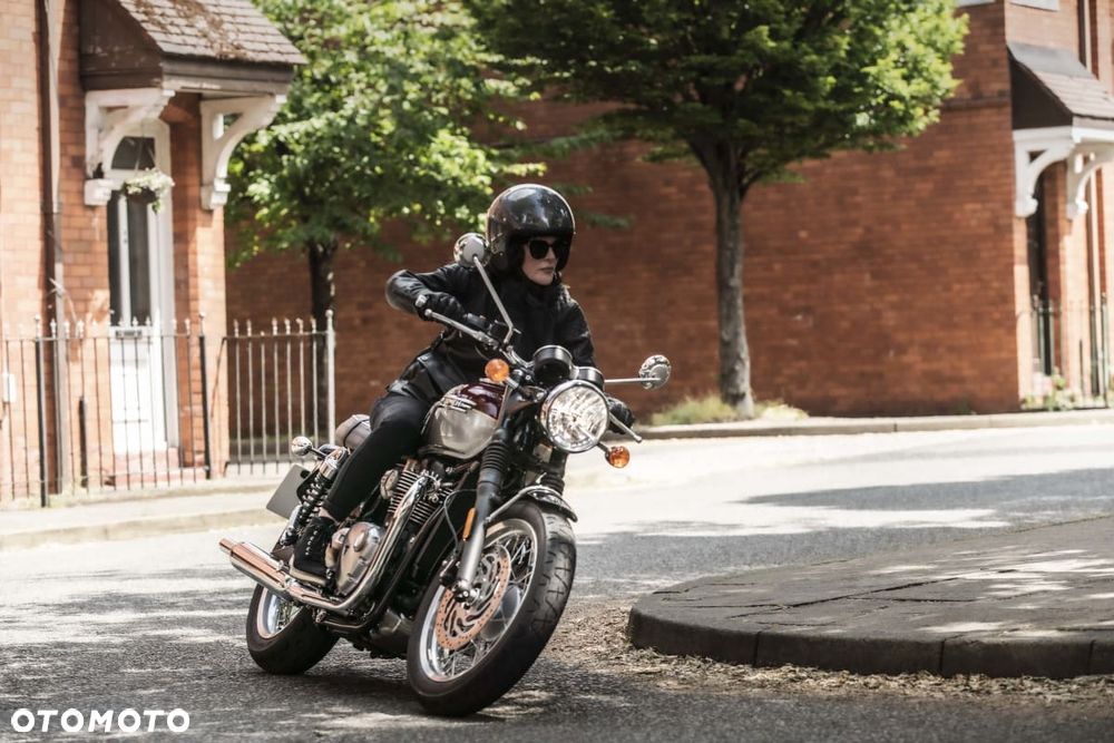 Triumph Bonneville - 7