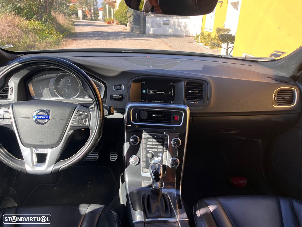Volvo V60 D6 Twin Engine Geartronic RDesign - 12