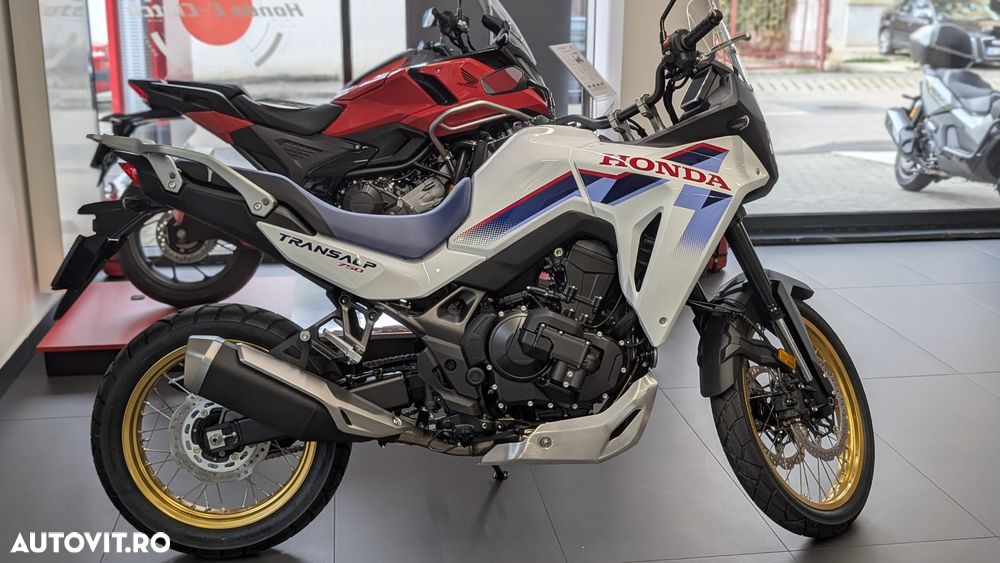 Honda XL750 Transalp - 4