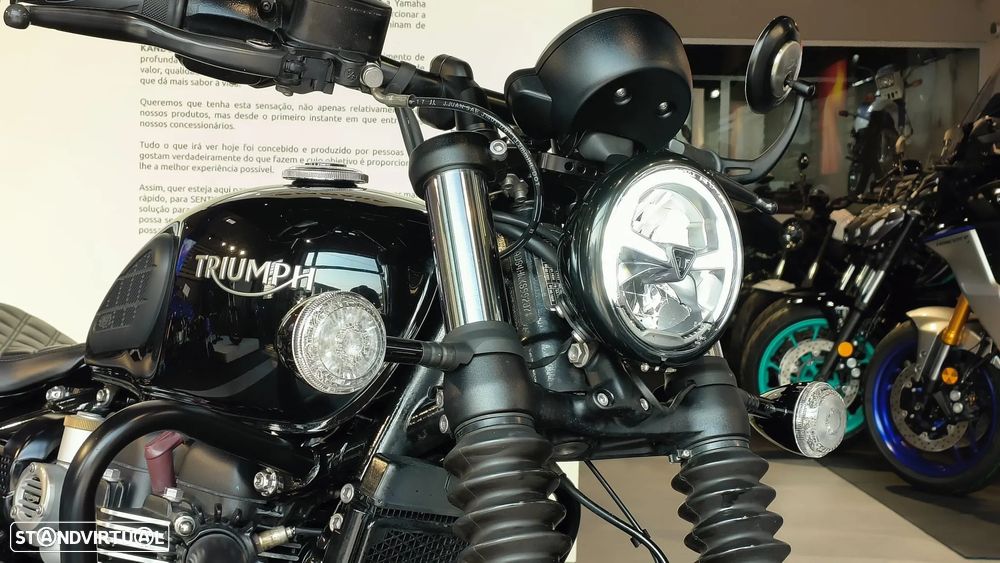 Triumph Bonneville Bobber 1200 Black Edition - 2