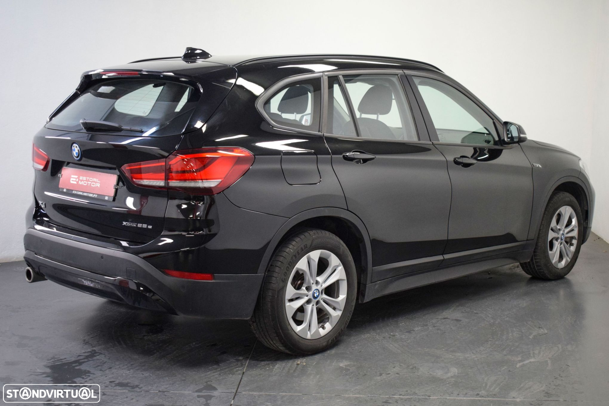 BMW X1 25 e xDrive Corporate Edition - 3