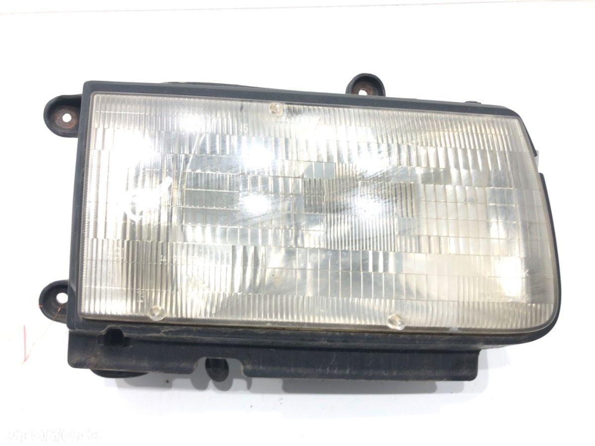 REFLEKTOR PRAWY PRZÓD - 295.00 PLN - ISUZU RODEO samochód terenowy zamknięty 1997 - 2004 3.2 V6 - 1