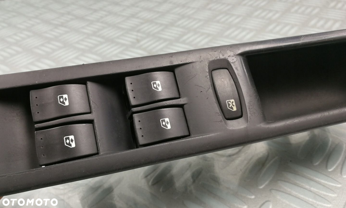8200857523 panel przełącznik szyb lusterek lewy przód RENAULT ESPACE IV 4 - 8