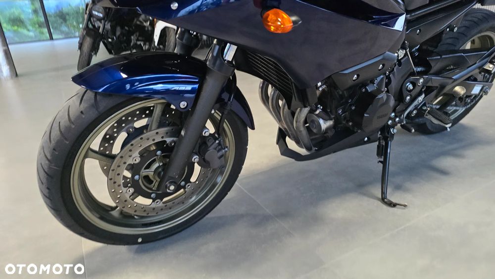 Yamaha XJ - 6