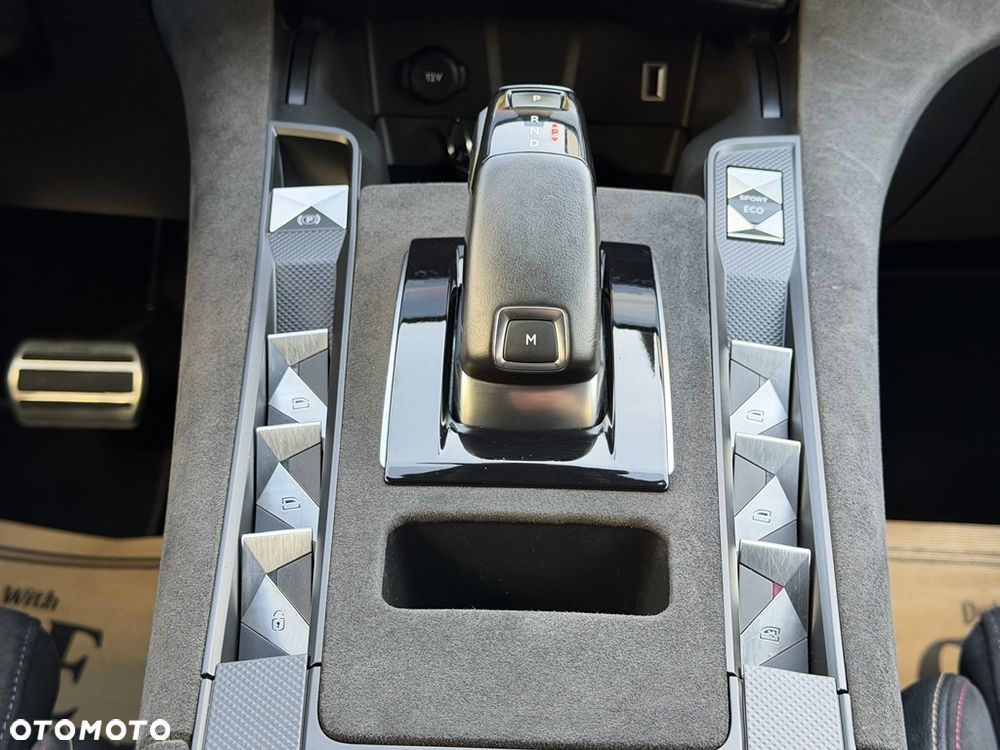 DS Automobiles DS 7 Crossback 1.6 PureTech Performance Line + - 8