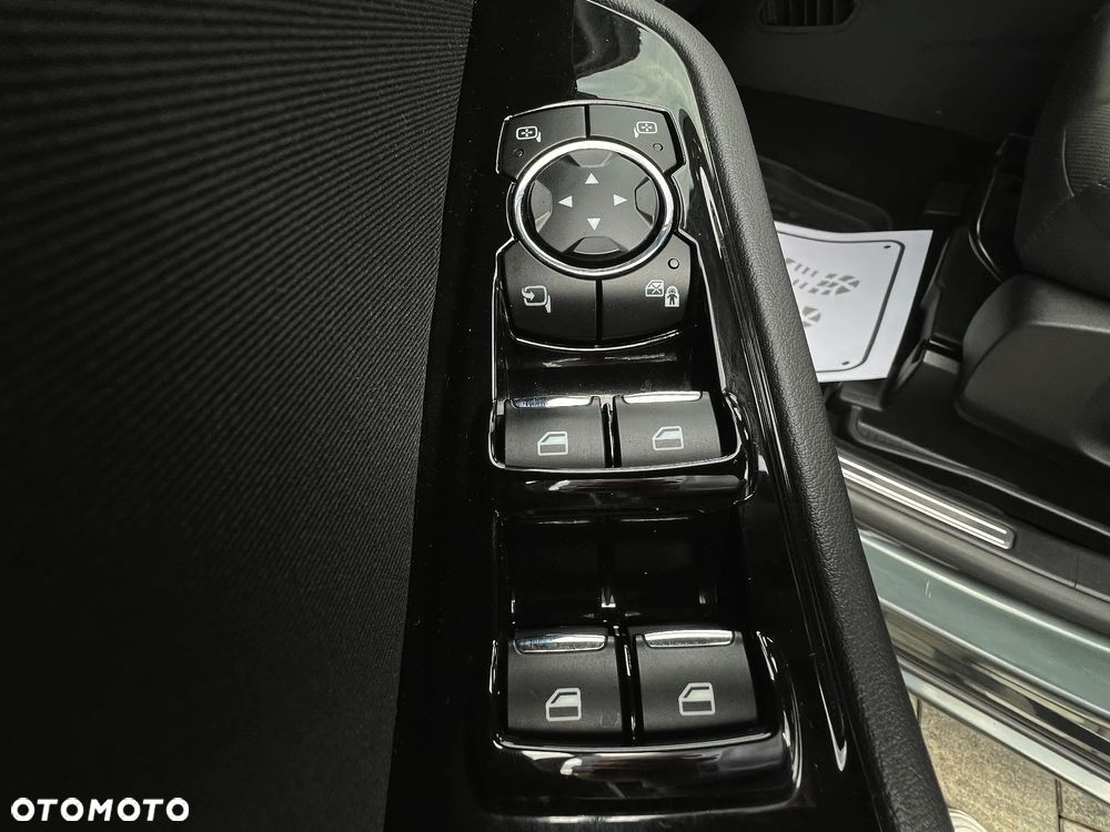 Ford S-Max 2.0 TDCi Titanium PowerShift - 36