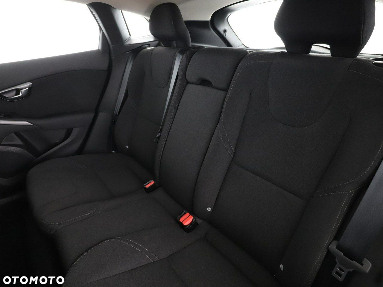 Volvo V40 D2 Summum - 17