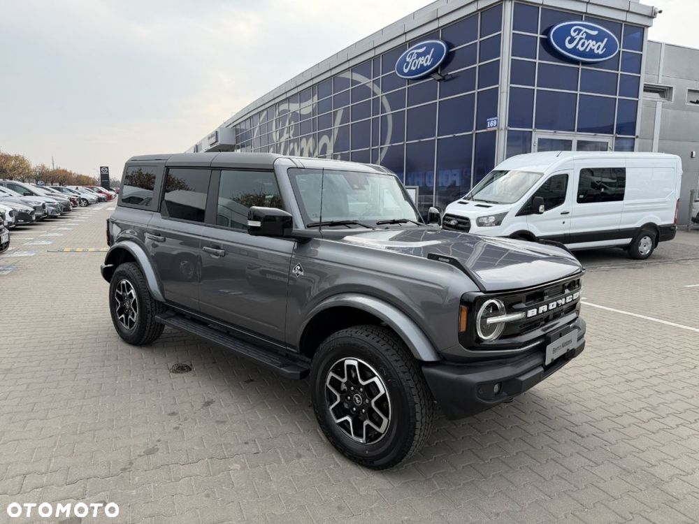 Ford Bronco - 3