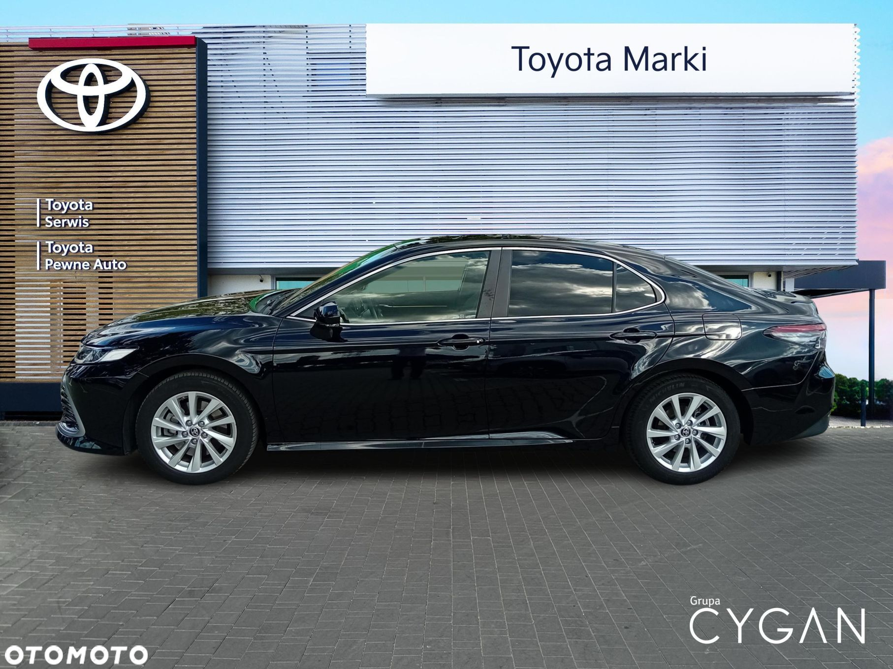 Toyota Camry - 2