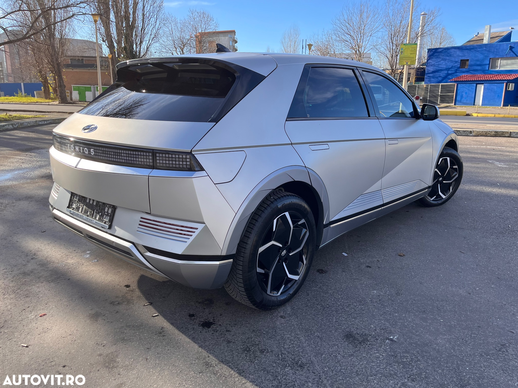 Hyundai IONIQ - 3