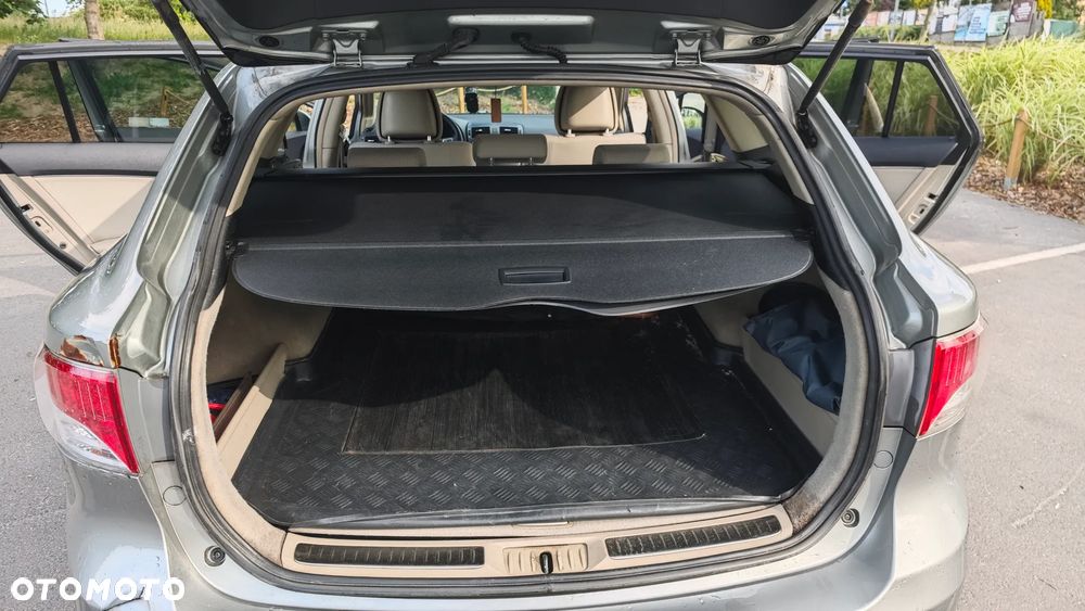 Toyota Avensis - 4