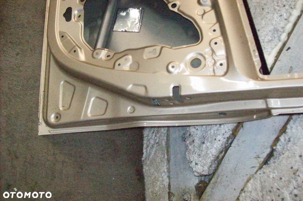 DRZWI PRZEDNIE PRAWE TOYOTA AYGO X III ROK21/24 - 6