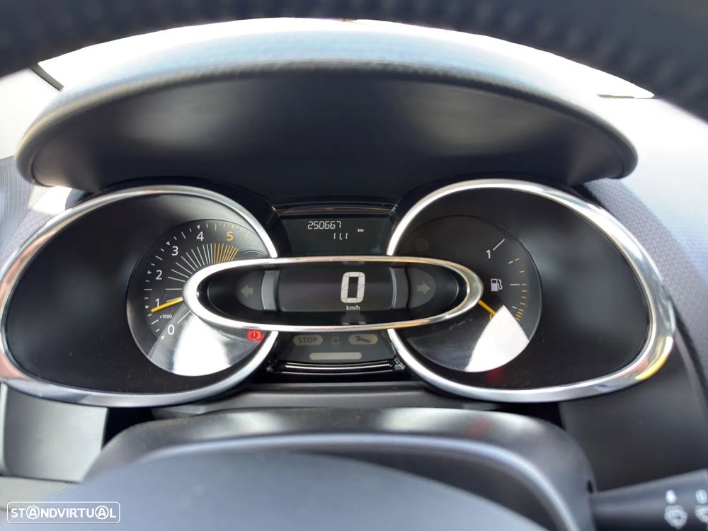 Renault Clio Sport Tourer Energy dCi 90 Business - 10