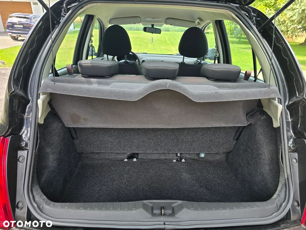 Nissan Micra - 12