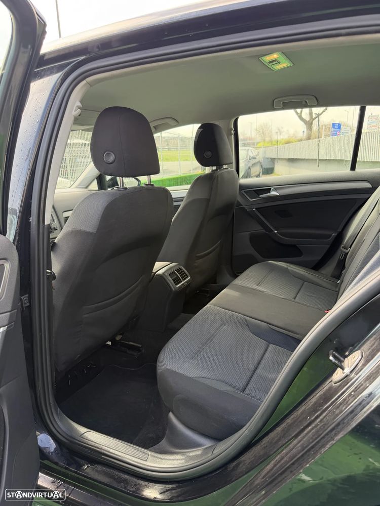 VW Golf 1.6 TDi Trendline BlueMotion - 8