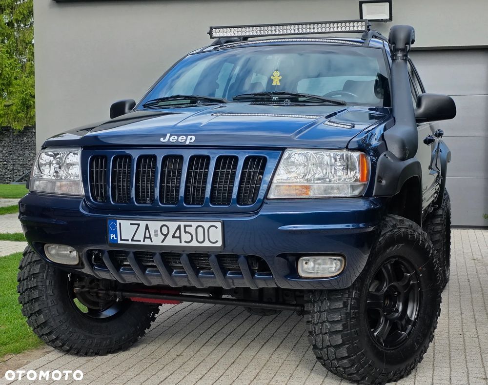 Jeep Grand Cherokee - 32