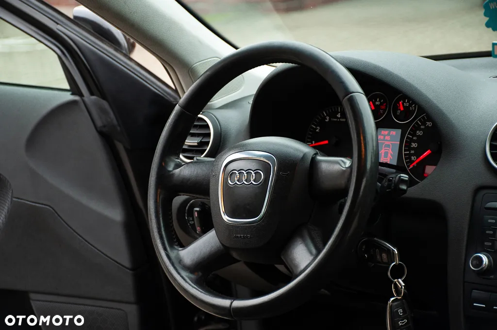 Audi A3 1.6 Ambiente - 20