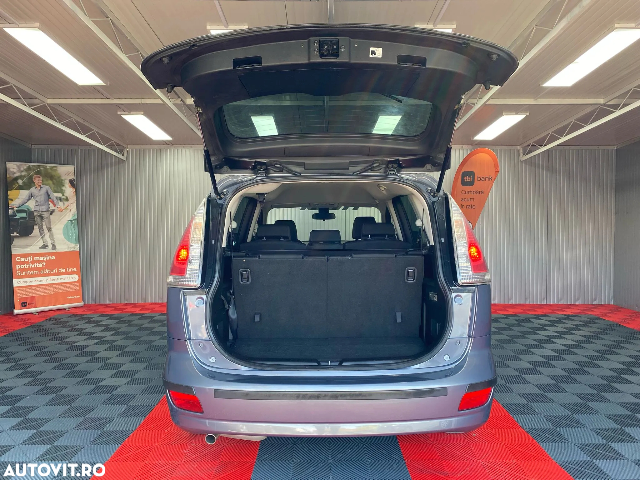 Mazda 5 - 18
